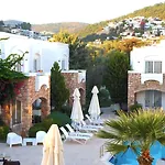 מלון Costa Sariyaz 3*